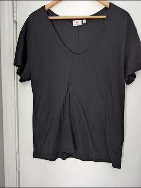 AG Adriano Goldschmied Women's Black V-Neck Short Sleeve Tee
